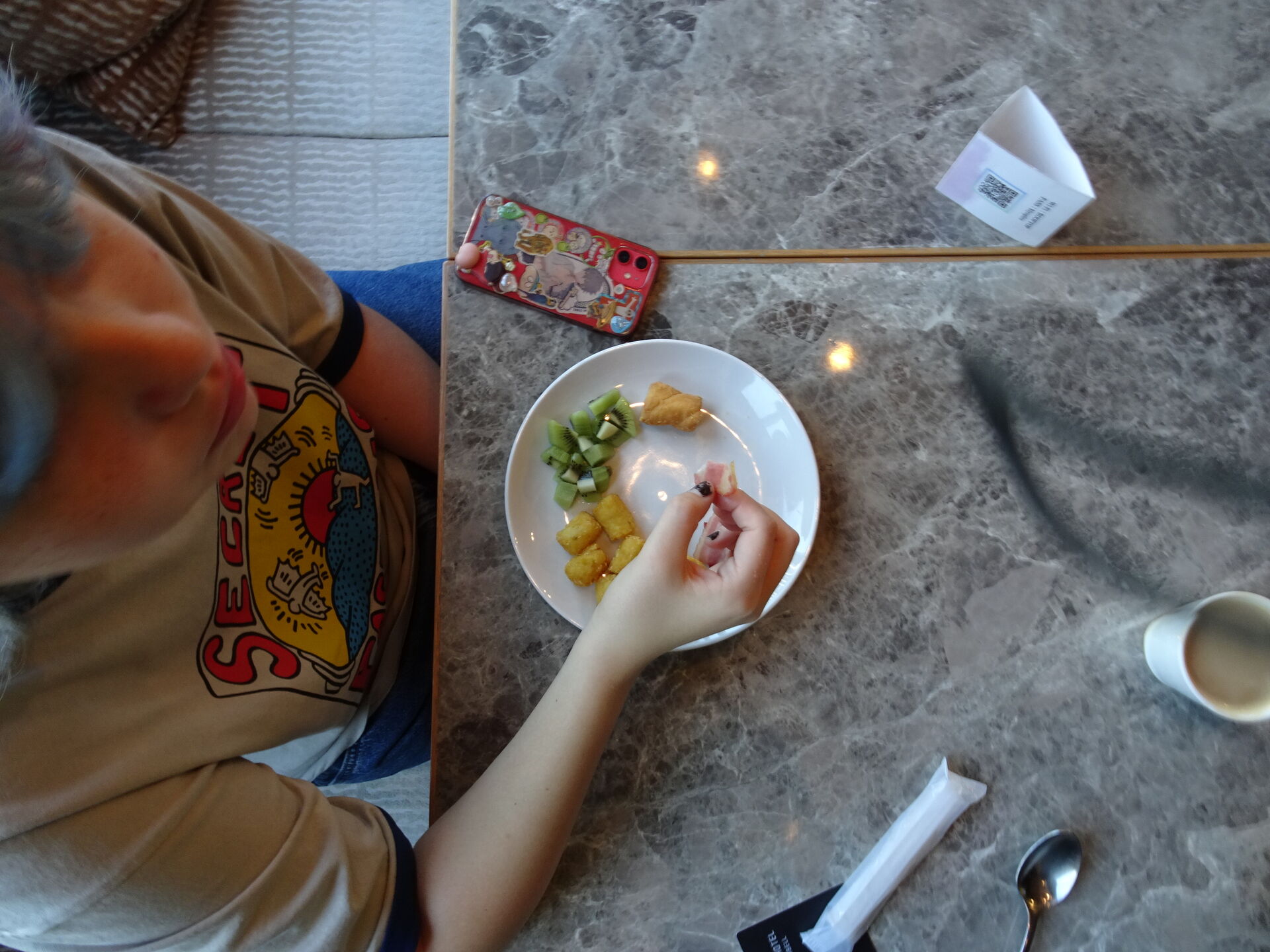 Utensil, Tableware, Plate, Spoon
